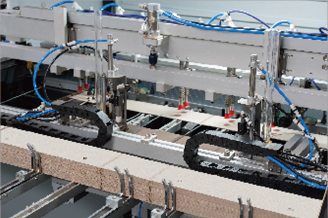 Entregar placas sem parar a máquina