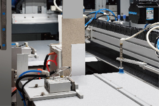 Moldagem controlada por servo